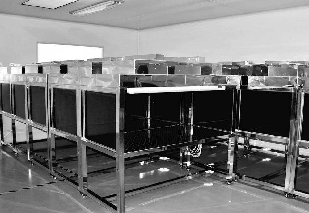 潔凈室用的水平和垂直潔凈工作臺(tái)之間的差異 潔凈室用的水平和垂直潔凈工作臺(tái)之間的差異