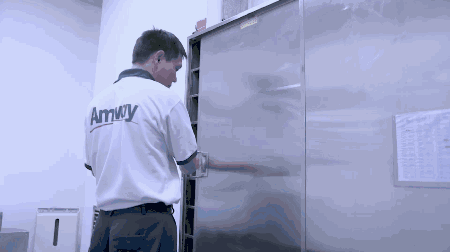 人員進入潔凈車間潔凈區(qū)更衣和行為規(guī)范【演示】